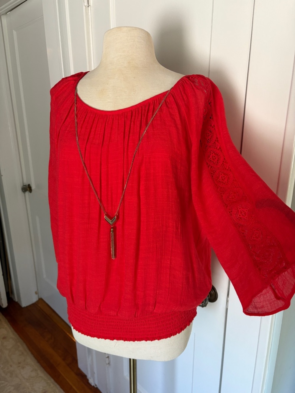 Thalia Sodi Women's Medium Orange 3/4 Sleeve Elastic Waist Blouse Top& Necklace